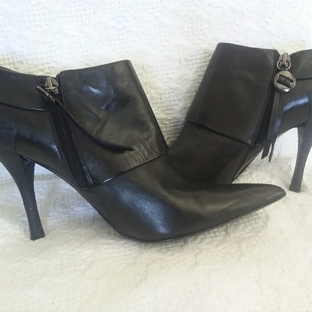 NEW Studio 9 black leather booties.